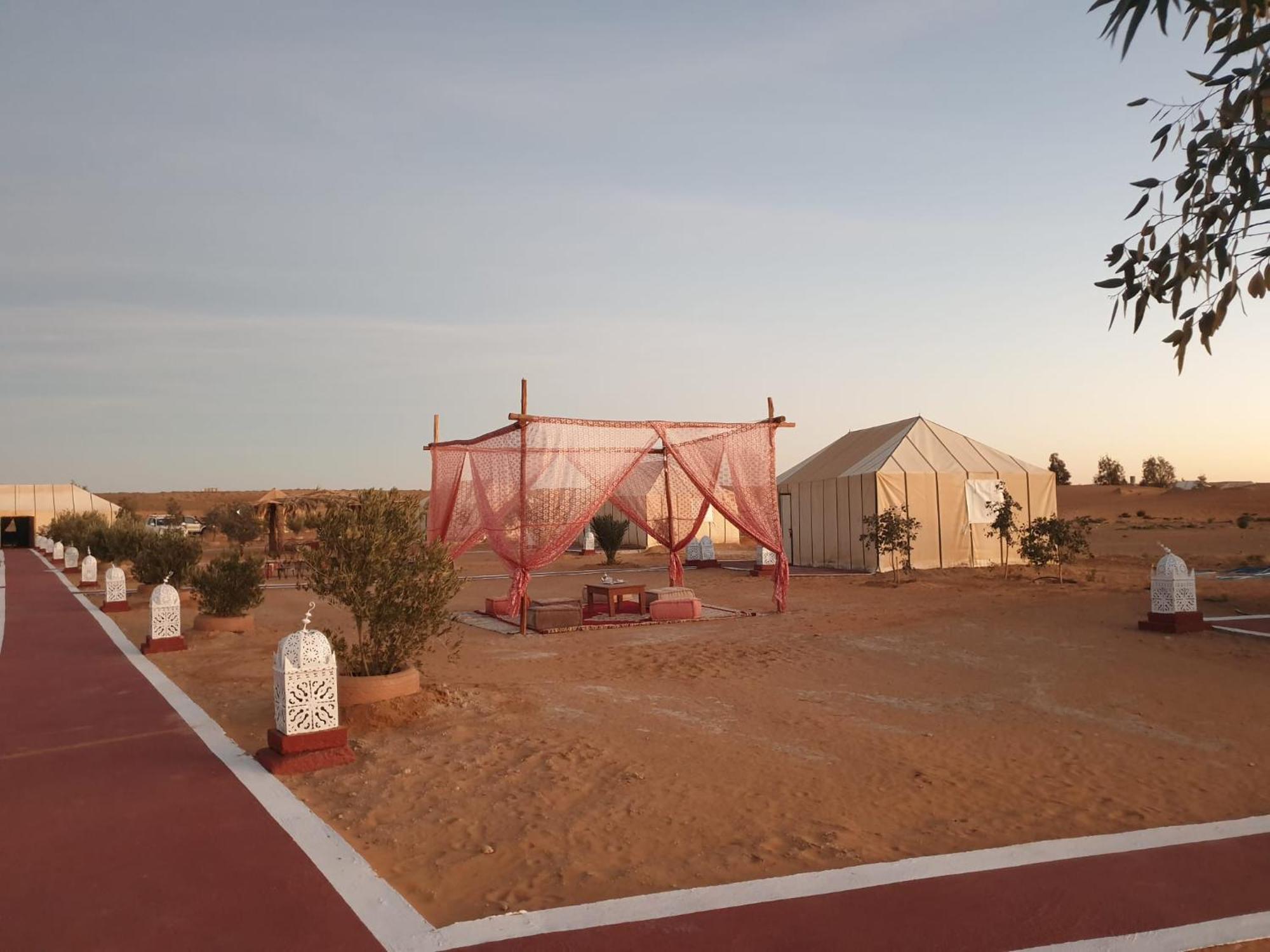 Desert Romantic Camp เมอร์ซูกา ภายนอก รูปภาพ